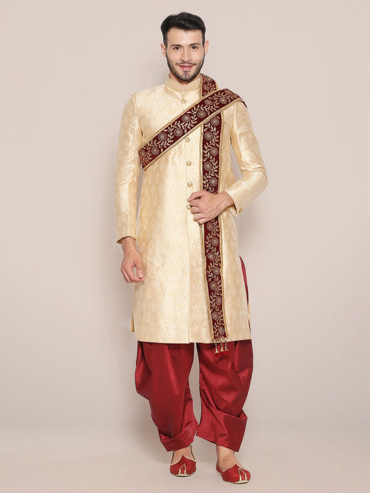 Men's Maroon Embroidered Velvet Stole freeshipping - Dupatta Bazaar