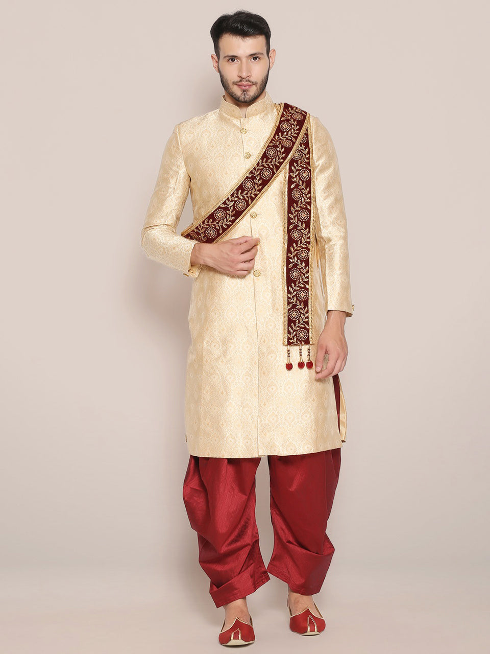 Men's Maroon Embroidered Velvet Stole freeshipping - Dupatta Bazaar