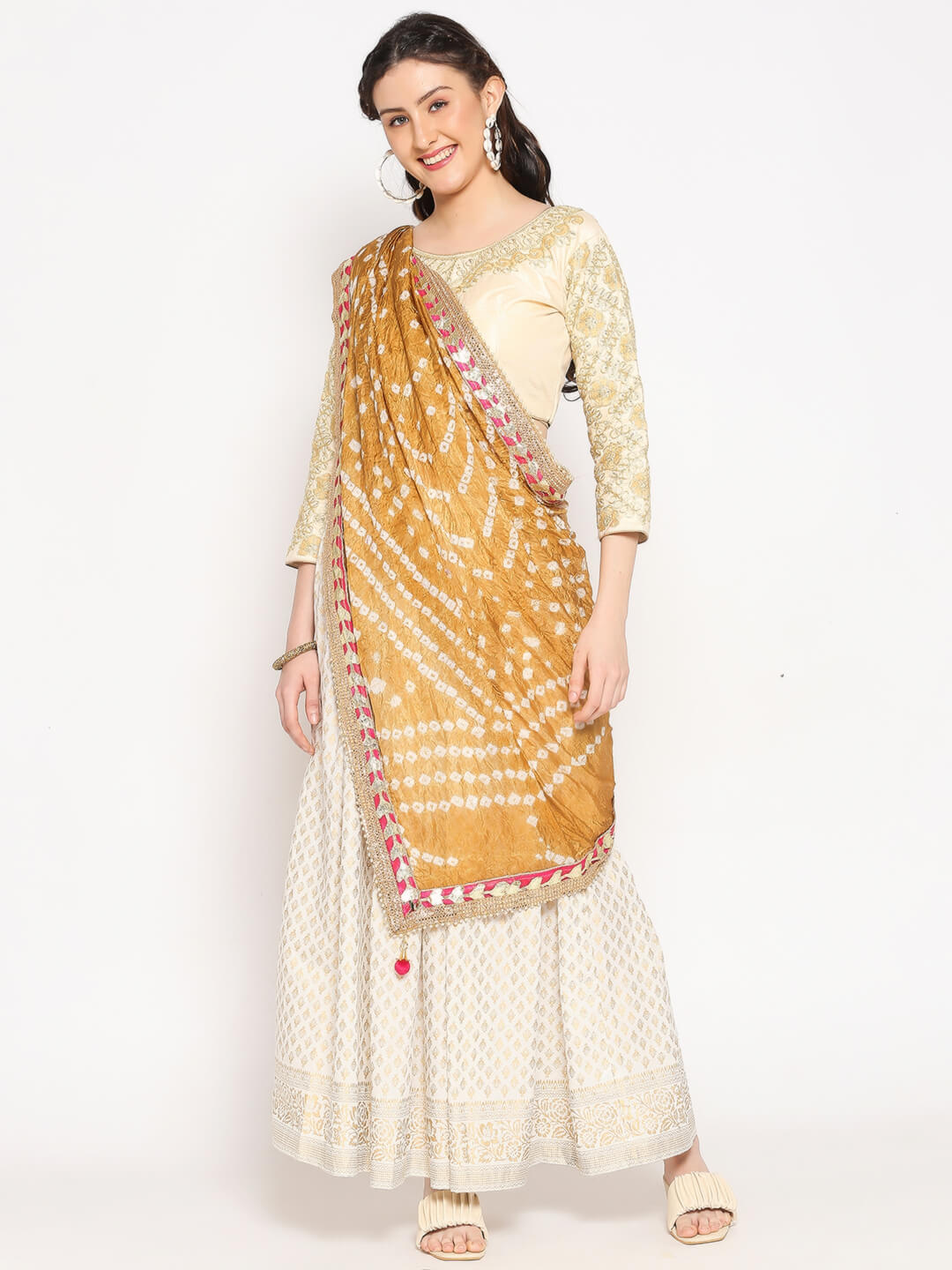 Bandhini Silk dupatta with Gotta Patti Border.