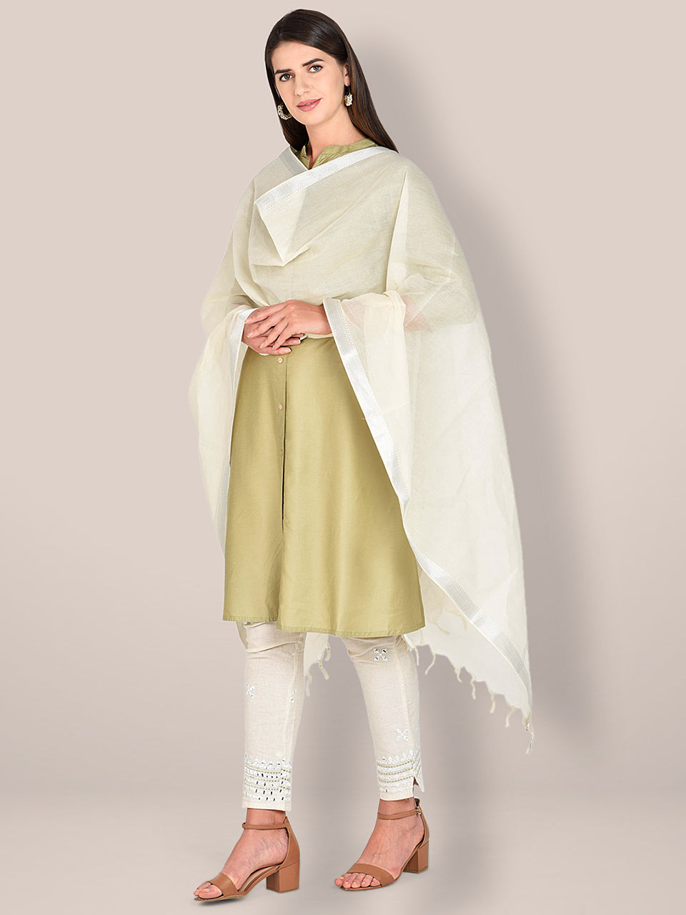 Mangalgiri Cream Cotton Dupatta with Silver border freeshipping - Dupatta Bazaar