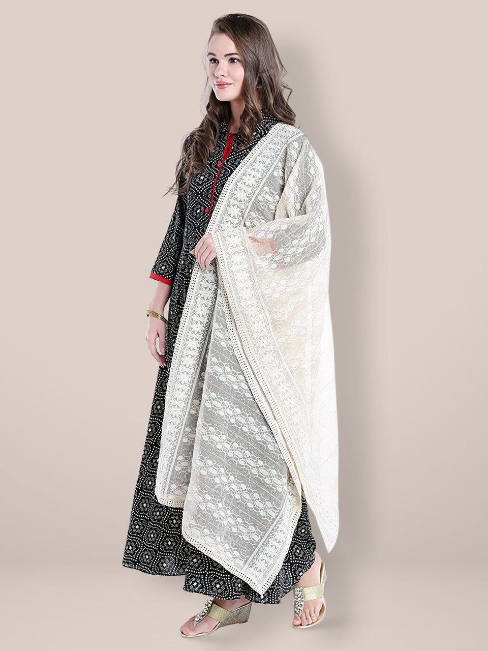 Ivory Dupatta with Lucknowi Embroidery. freeshipping - Dupatta Bazaar