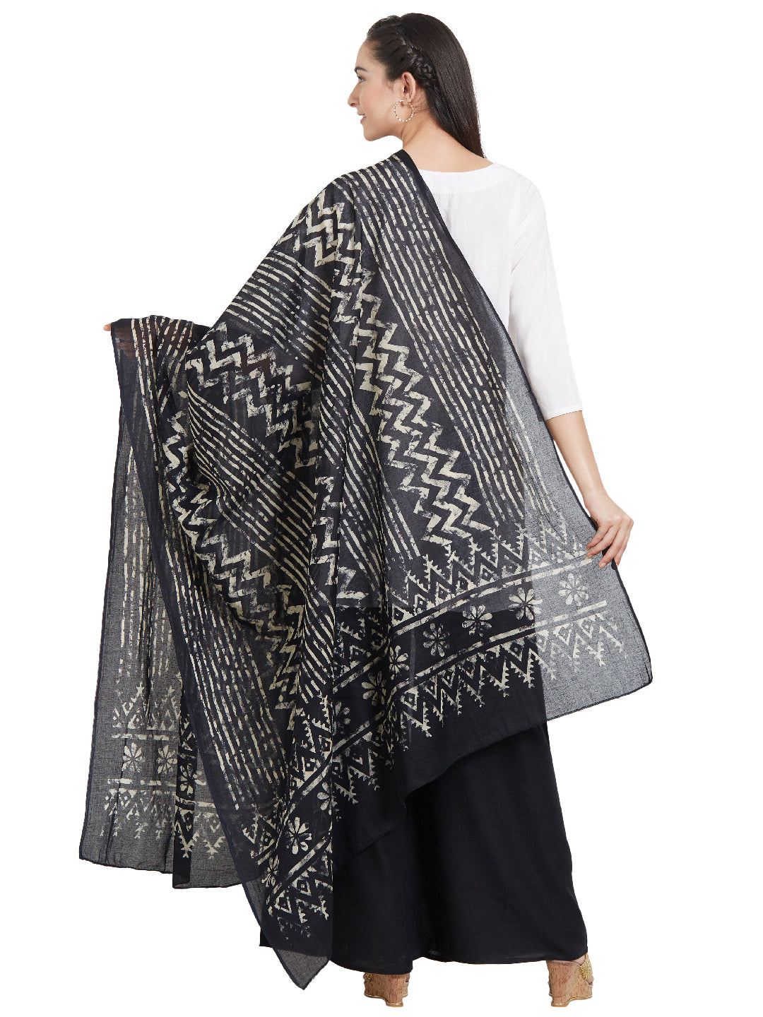 Dupatta Bazaar Woman's Cotton Black & Off White Block Printed Dupatta - Dupatta Bazaar