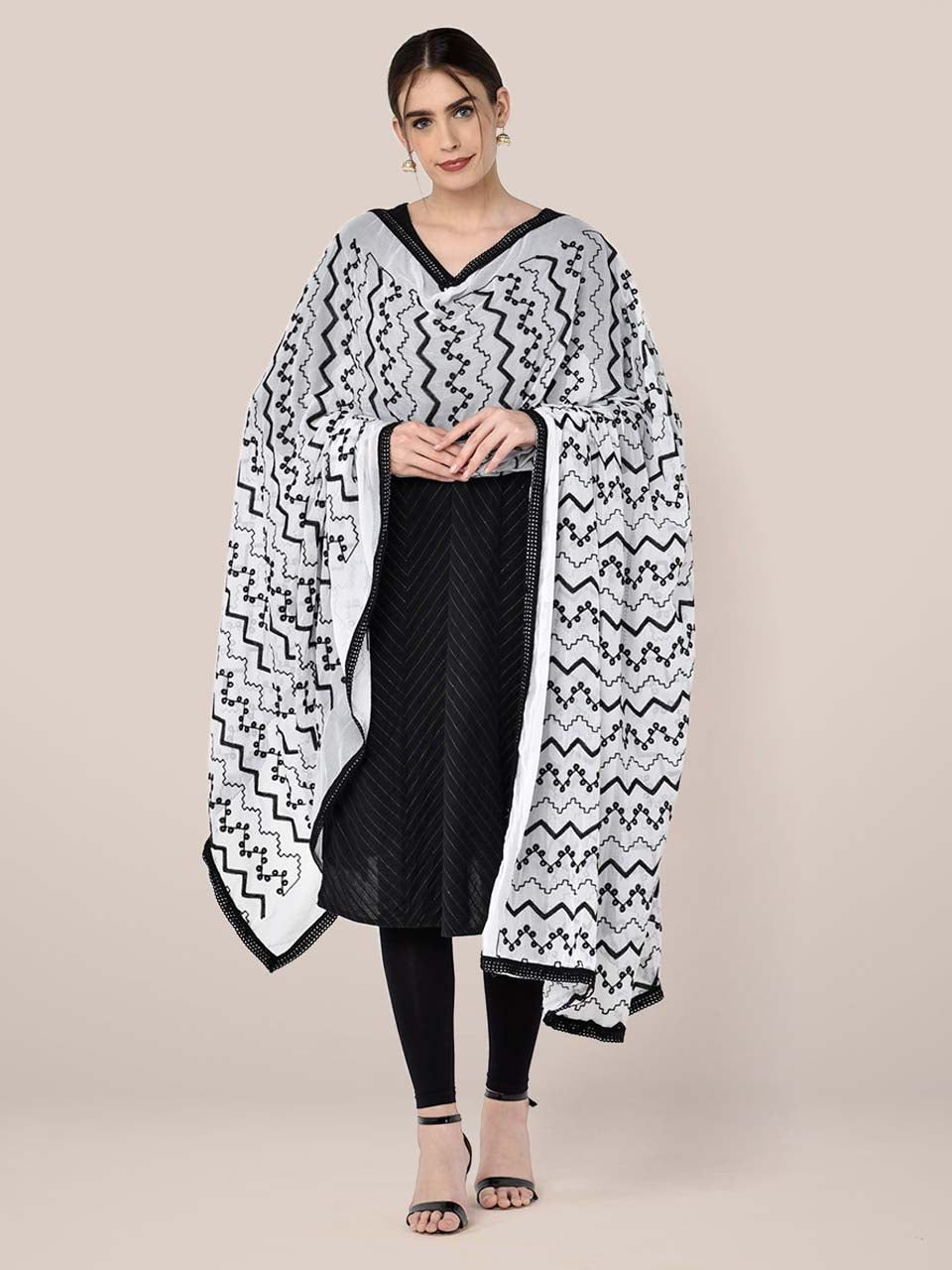 White Chiffon Dupatta with Black Emroidery. freeshipping - Dupatta Bazaar